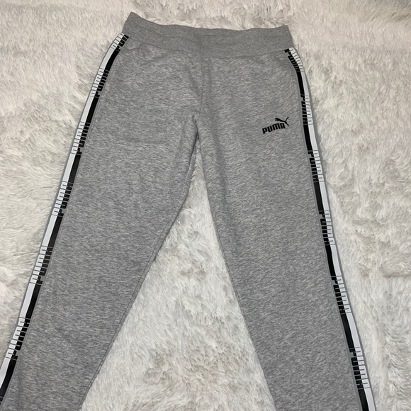 black puma sweats